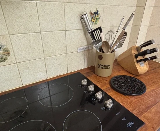 Gamekeepers cottage suffolk kitchen1