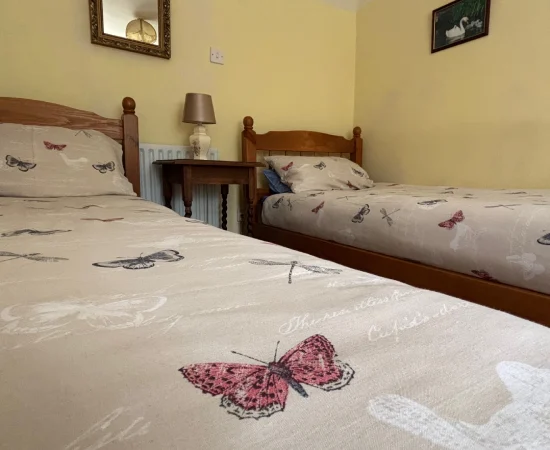 Gamekeepers cottage suffolk twin room view1