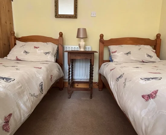 Gamekeepers cottage suffolk twin room view2